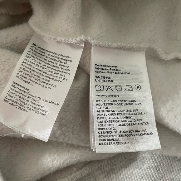 Loved H&M Kids x Boston Varsity Style Cream Hoodie Sweatshirt Sweater Size 10-12 - Picture 7 of 8